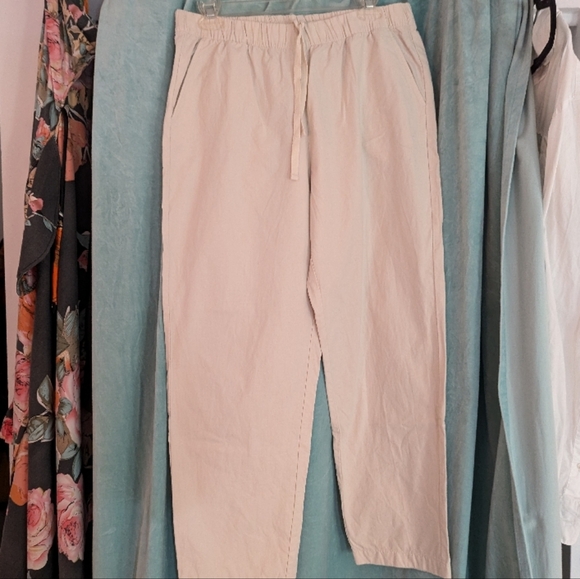 Uniqlo Cotton Relaxed Ankle Pants - Picture 3 of 5